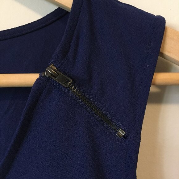 RW&CO. Dark True Blue Zipper Shoulder V-Neck Tank Top Blouse - Picture 4 of 12